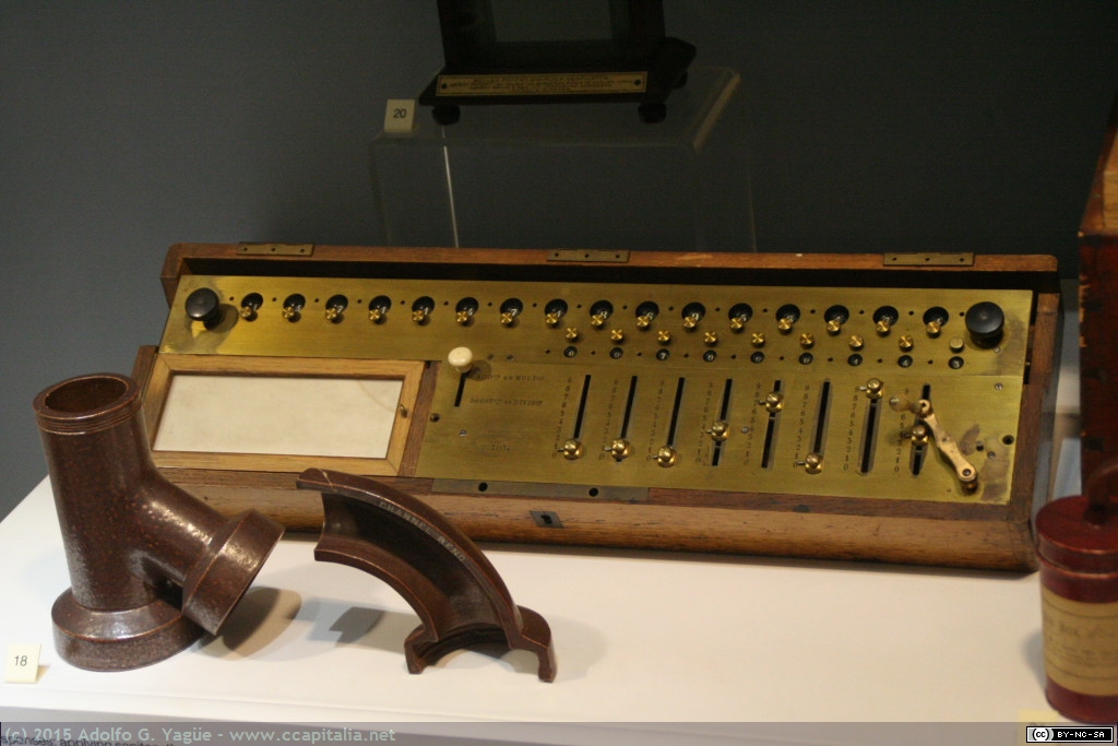 1868 - Thomas de Colmar. Aritmómetro (2). Museo de la Ciencia de Londres
