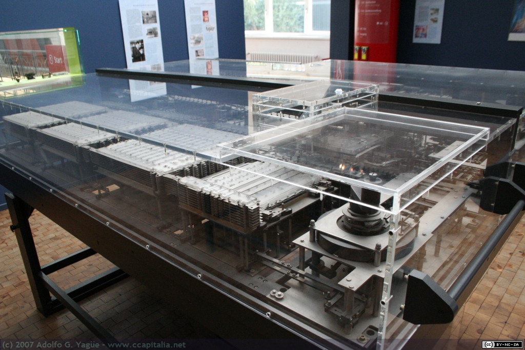 1938 - Zuse Z1 (réplica) (1). Museo Alemán de la Tecnologia