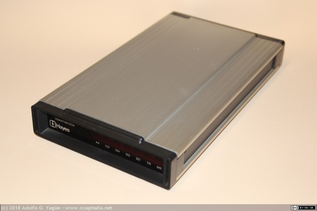 304 - Hayes Smartmodem 300bps (1), 1981