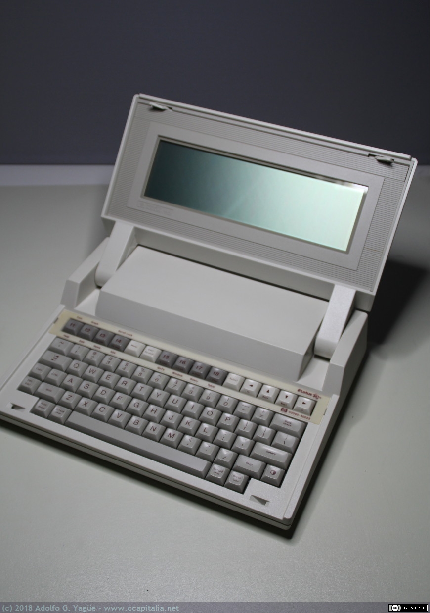 257 - Hewlett Packard HP-110 (2), 1984