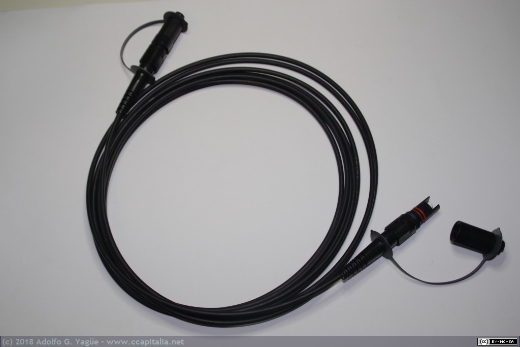 964 - Cordón de fibra óptica G.652 Corning OptiTap SC-APC a SC-APC. Usado en acometidas FTTH exterior, 2004