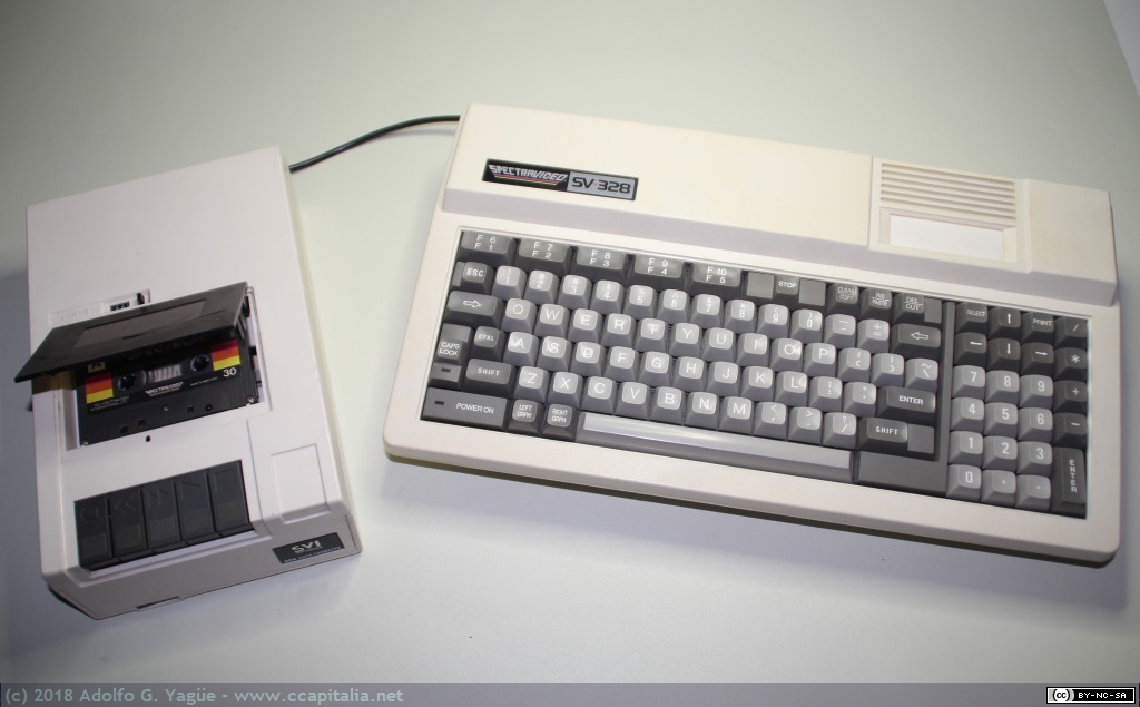 061 y 618 - Spectravideo SV 328 y Data Cassette SV 904, 1983