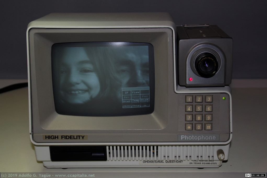 728 - Photophone de Image Data Corp. para envío de imágenes fijas B/N por la Red Telefónica Conmutada (RTC) (1), 1986