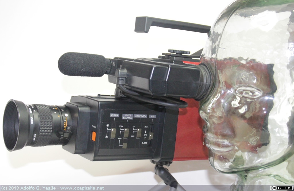 1254 - Videocámara JVC GR-C1 VHS-C con tubo vidicón (2), 1984