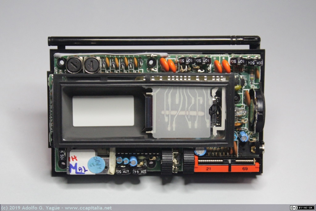 1261 -  Televisión portátil Sinclair flat-screen pocket TV FTV1 (2), 1983