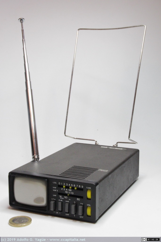 1268 -  Televisión portátil de 2'' Sinclair Microvision MTV1, 1977