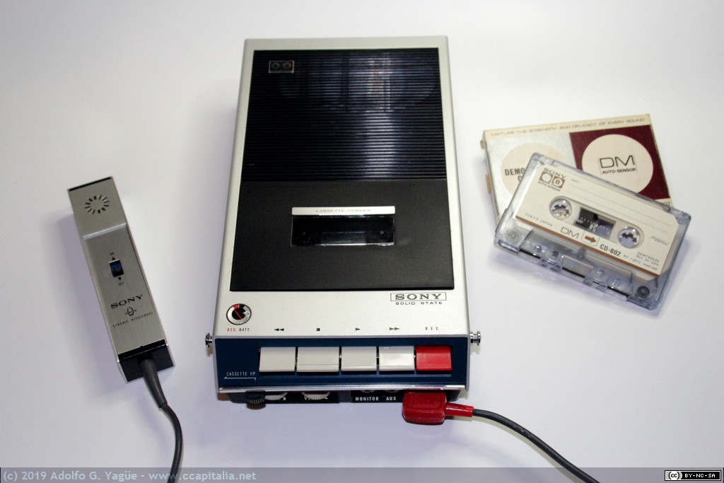 1290 - Reproductor y grabador de cintas de casete Sony TC-100, 1966