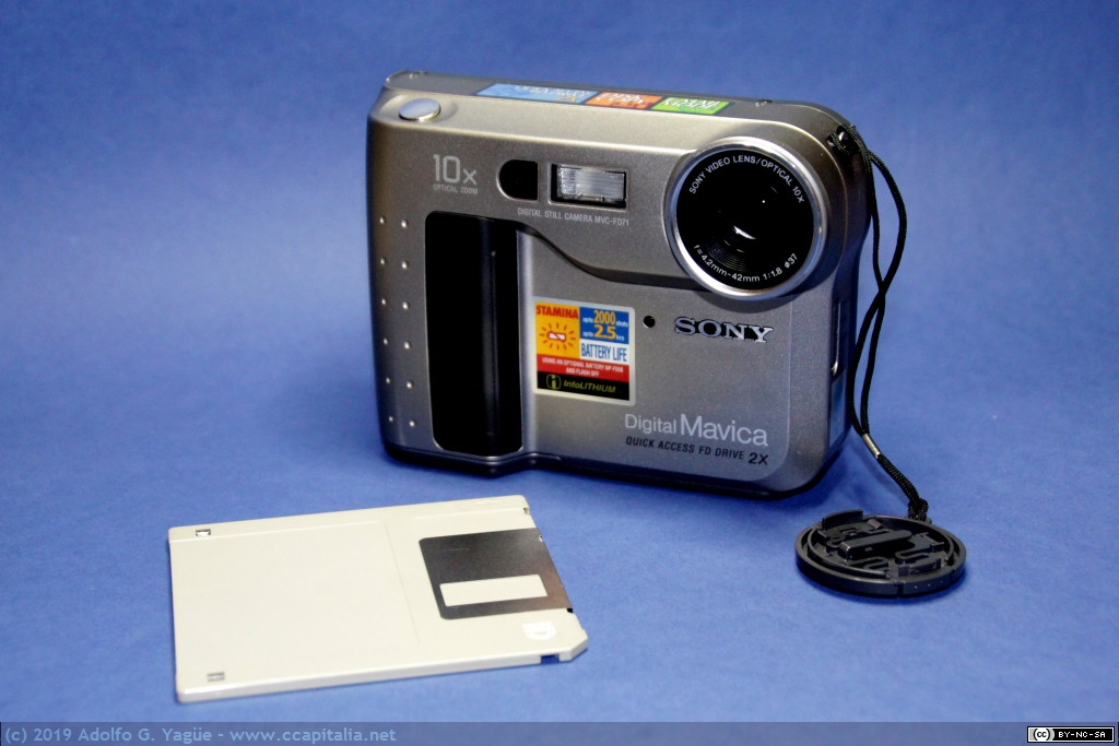 1298 - Sony Mavica FD71 de 0,3Mpx y diskette de 3"1/2 (1), 1998