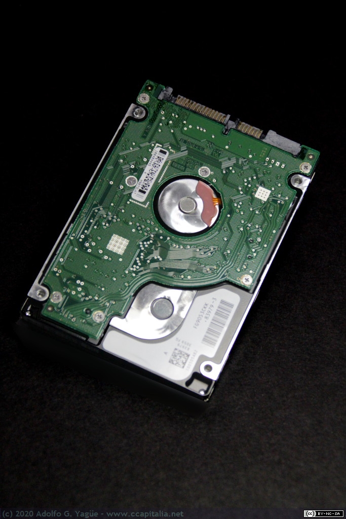 1089 - Disco duro de 160GB Seagate Momentus de 2'' 1/2 con interface SATA (2), 2009