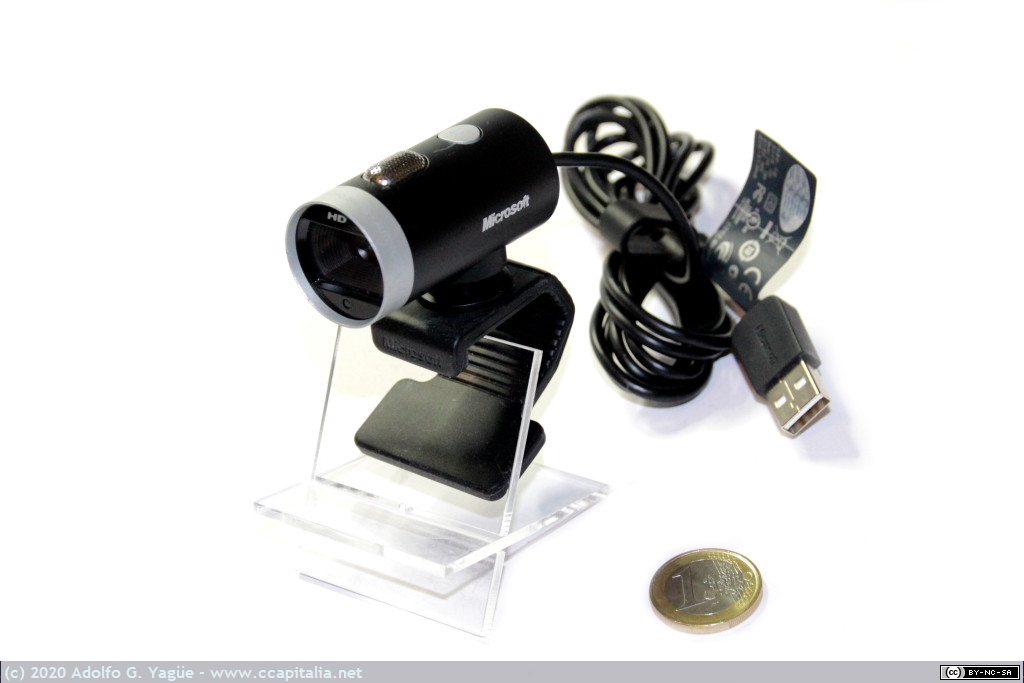 708 - Microsoft LifeCam Cinema. Alta definición 1280x720px 30fps. Autofocus, 2009