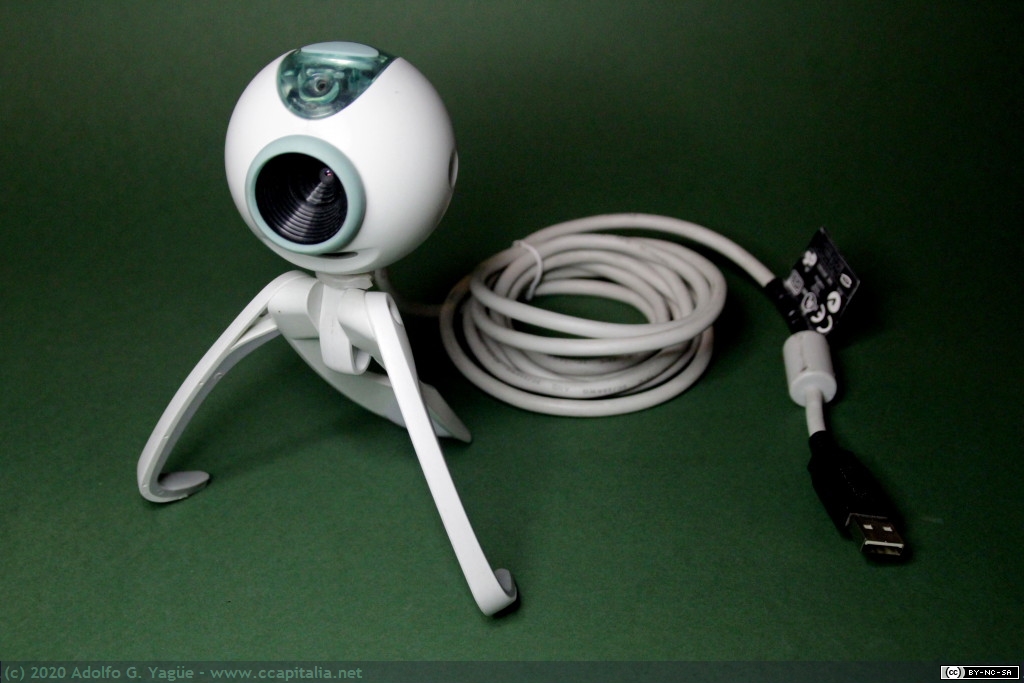 612 - Logitech QuickCam Web V-UD4, 2000