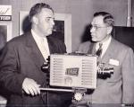1533 - J.S. Ecclestone presenta la cámara de televisión Dage a Dan E. Karn (Vidicon), 1953