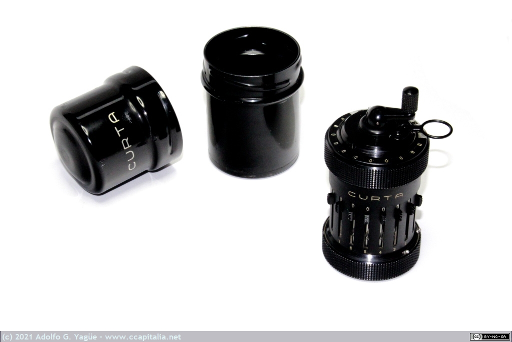 1545 - Curta, Modelo 1. Suma, resta, multiplicación y división. Unidad fabricada en 1954 (1), 1948