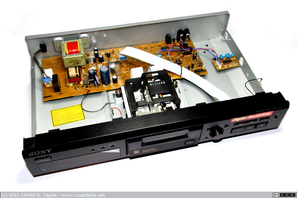 1564 - Reproductor grabador de MiniDisc Sony MDS-JE330 (2), 1999