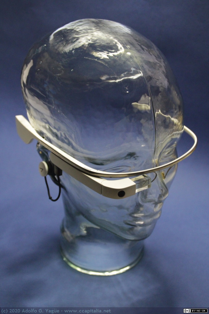 1465 - Google Glass Explorer Edition, 2013