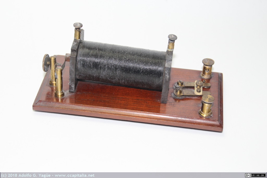 676 - Carrete de Ruhmkorff o bobina de inducción (generador de alta tensión) (1), 1900