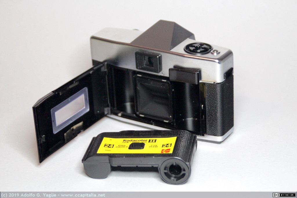 1291 - Kodak Instamatic Reflex con película de 126 (2), 1968