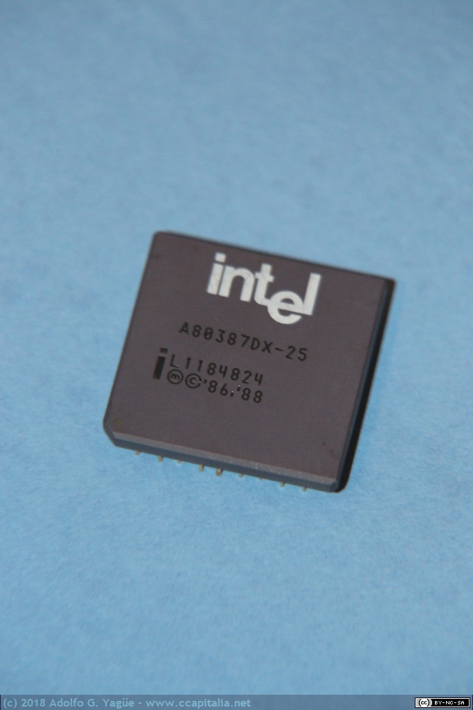 049 - Coprocesador matemático Intel 80387, 1986