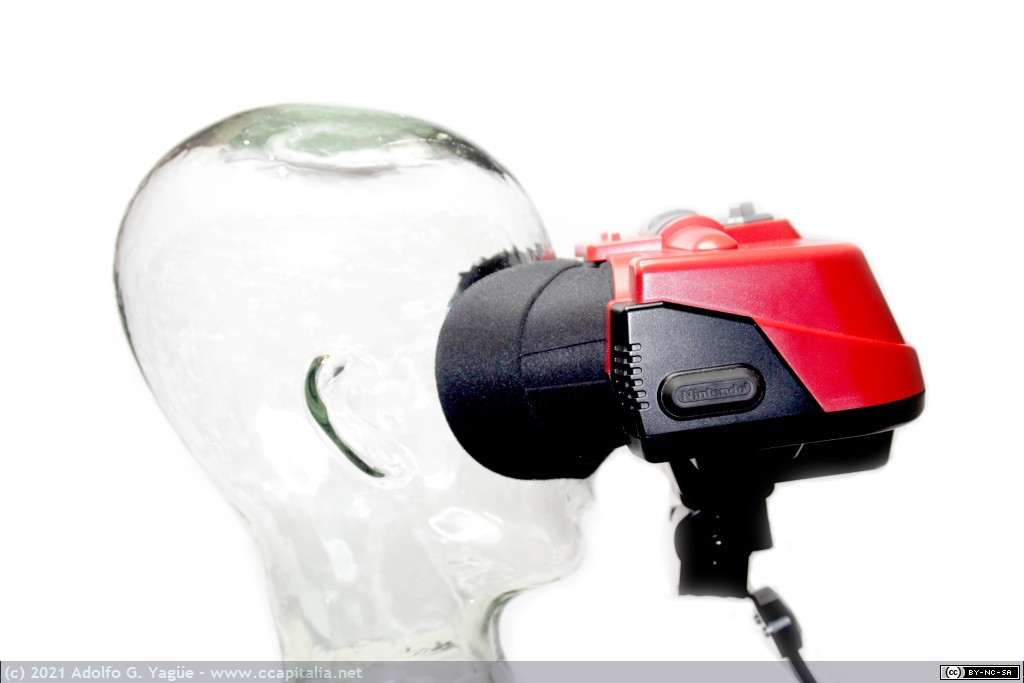 1468 - Videoconsola Nintendo Virtual Boy. Visor 3D estereoscópico LED tonos rojo 1x224px (real) y 384x224px (mecánico) (2), 1995