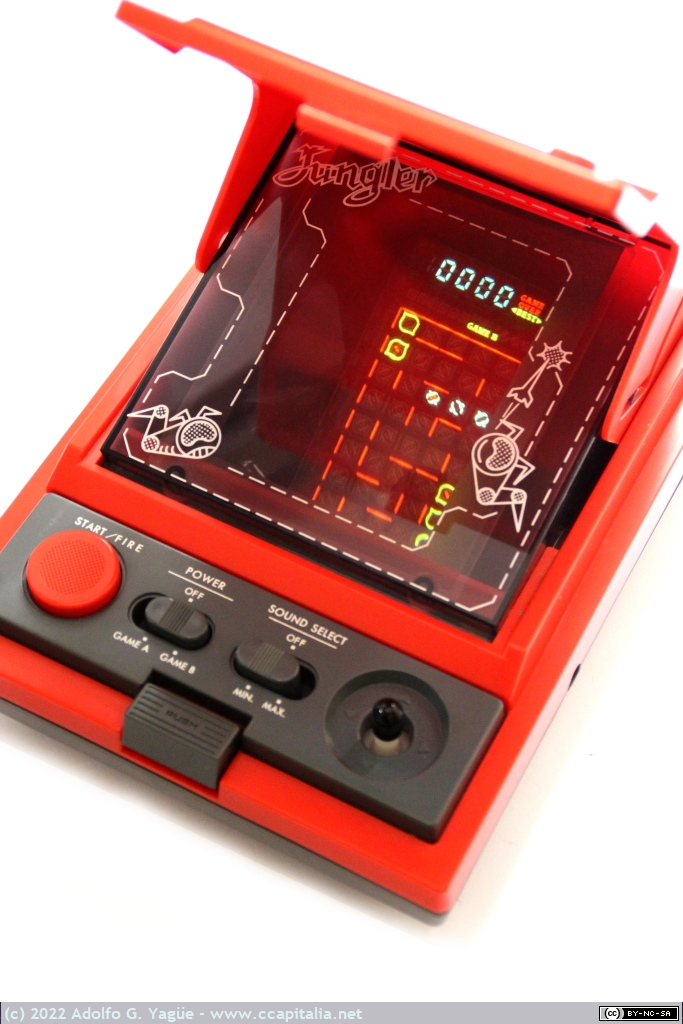 1602 - Jungler. Videoconsola portátil VFD (Vacuum Fluorescent Display). Gakken licencia Konami (2), 1982