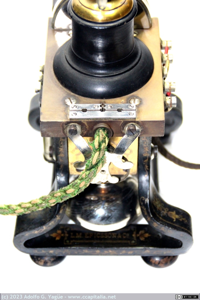 1767 - Teléfono L.M. Ericsson AC-110 (Suecia). Detalle del protector contra decargas eléctricas (rayos) atmosféricas (3), 1885
