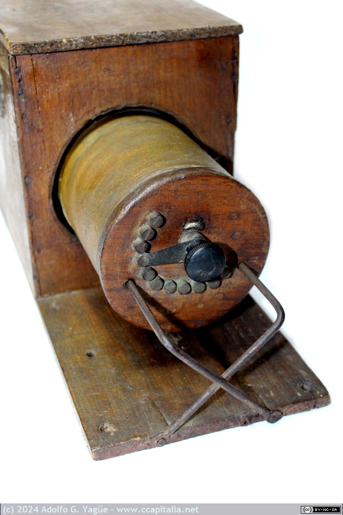 1812 - Control selección de inductancia bobina secundaria. Desplazando esta bobina se controla acoplamiento (3), 1915-22