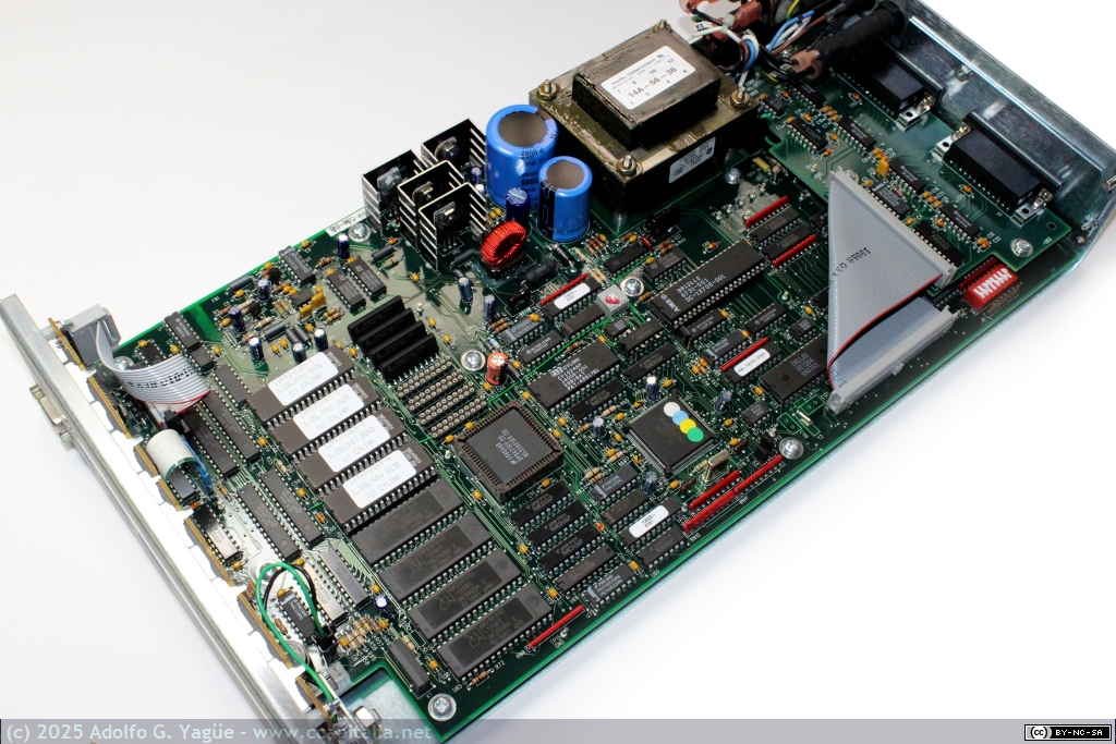 1816 - Cylink SecureX25L. Encriptador DES para X.25. Detalle interior (3), 1992
