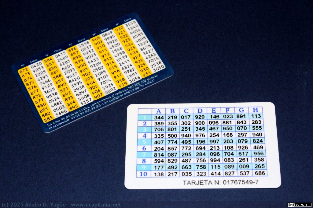 1763 y 1764 - Tarjetas de coordenadas de La Caixa y BBVA para autenticación clientes de banca Internet, final '90-2005