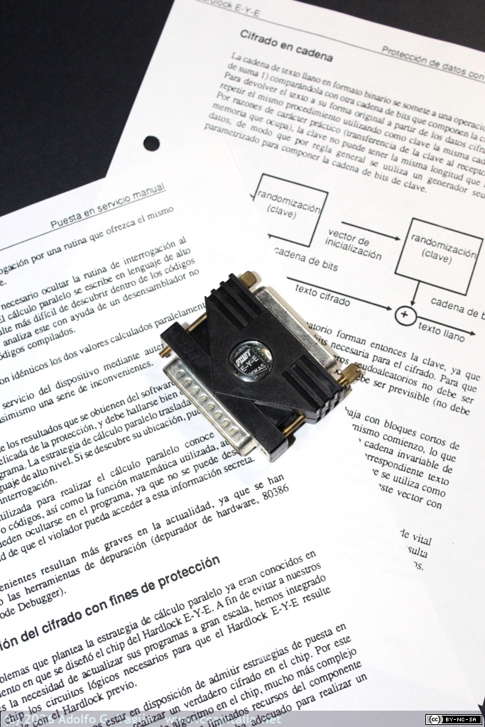 1786 - Dongle Hardlock E-Y-E con criptochip para cifrado simétrico de bloque (algoritmo no divulgado) (5), 1992