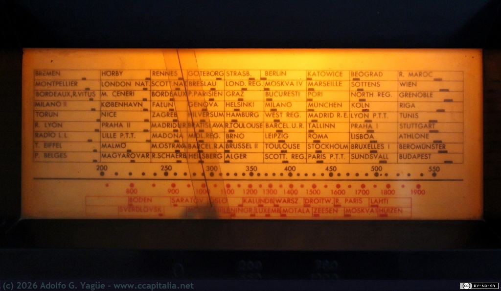 1686 - Radio Castilla mod. Super 36A. Dial OM (200-550m) y OL (700-1900m) (3), 1935