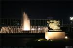 Museo de la Paz y Madre protegiendo a sus hijos