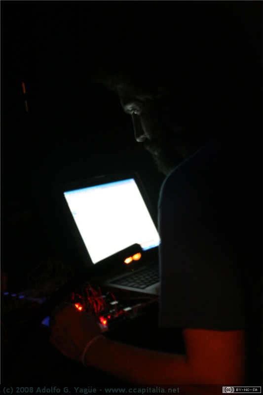 David Cuartielles - Interactivos - 22.04.06 (16)