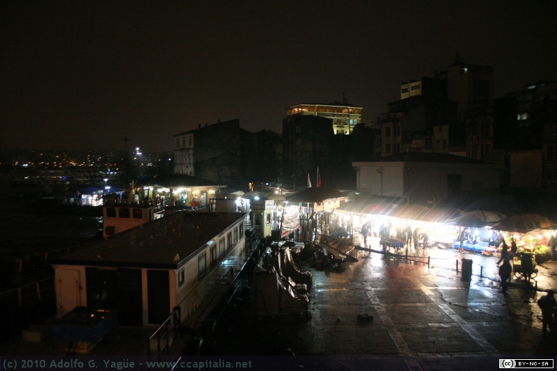 Mercadillo del Puente de Gálata